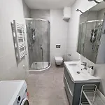 Apartman Mirror Reflection