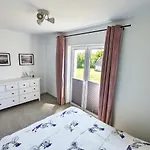 Mirror Reflection *