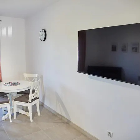 Mirror Reflection Lägenhet *