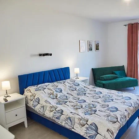 Mirror Reflection Sarbinowo