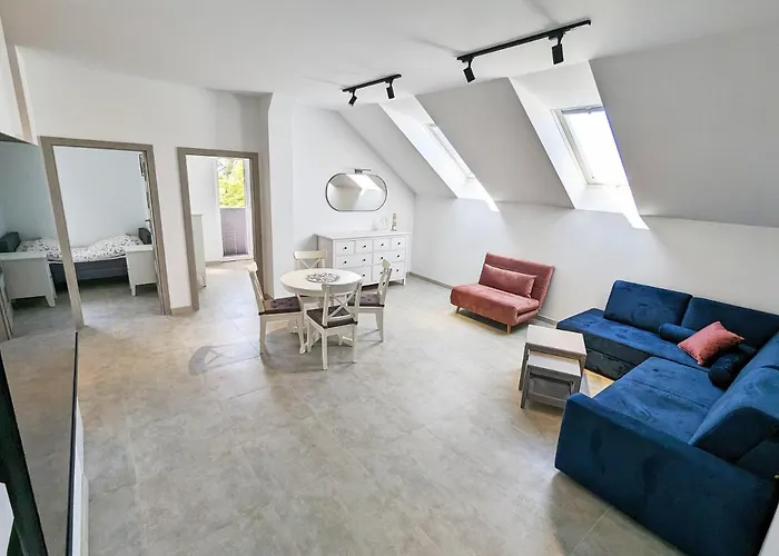 Mirror Reflection Apartament *