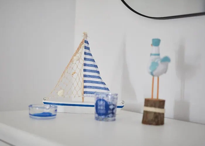 Mirror Reflection Apartament