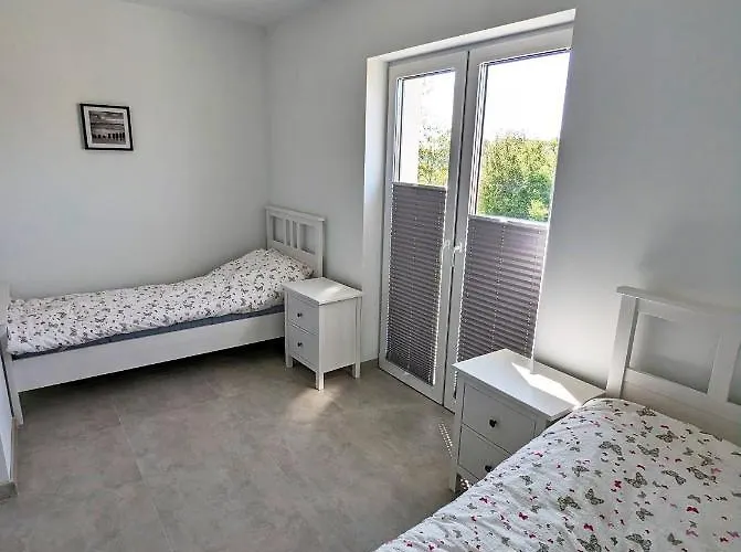 Apartament Mirror Reflection *