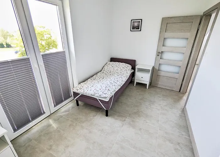 Mirror Reflection 아파트 사르비노보