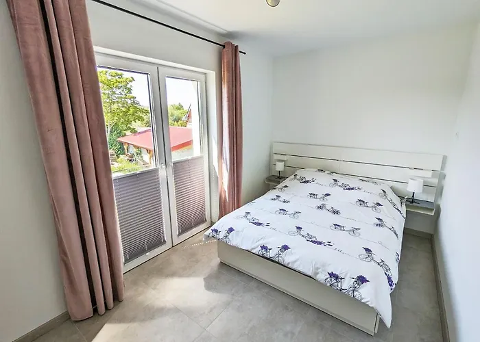 Apartament Mirror Reflection *