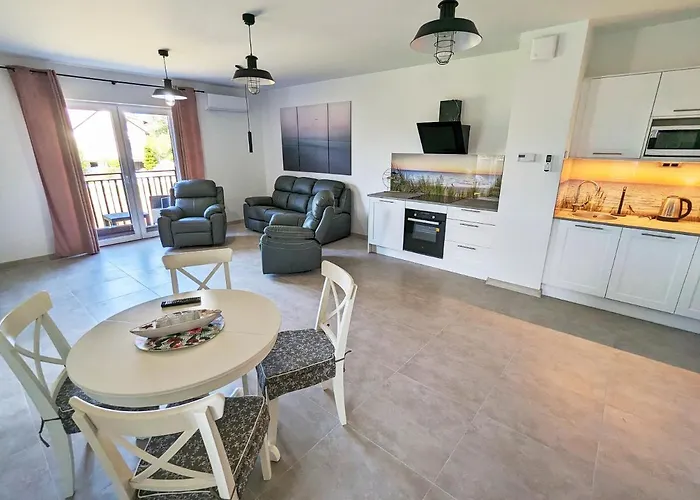 아파트 Mirror Reflection