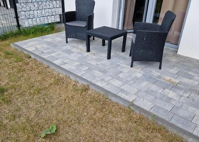 Apartament Mirror Reflection