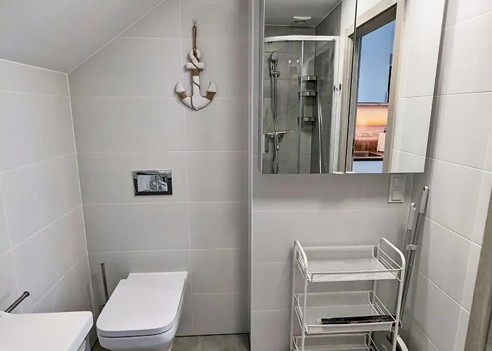 Apartament Mirror Reflection *